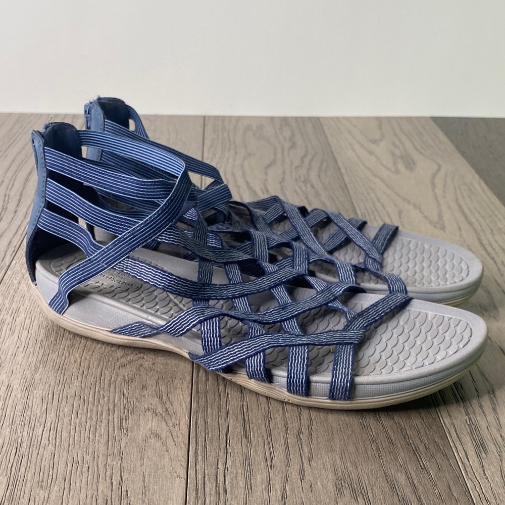 Croft & Barrow Navy Strappy Sandals Women’s Size 8 - Picture 2 of 9
